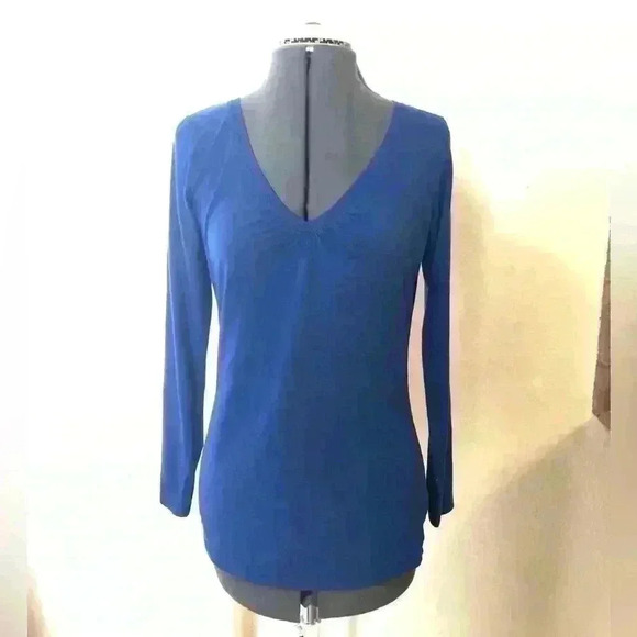 a.n.a. royal blue?  dark blue v-neck long sleeve cotton top women M - Picture 3 of 7